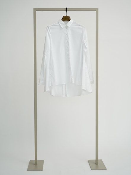 Hemdbluse mit verlängerter Rückenpartie